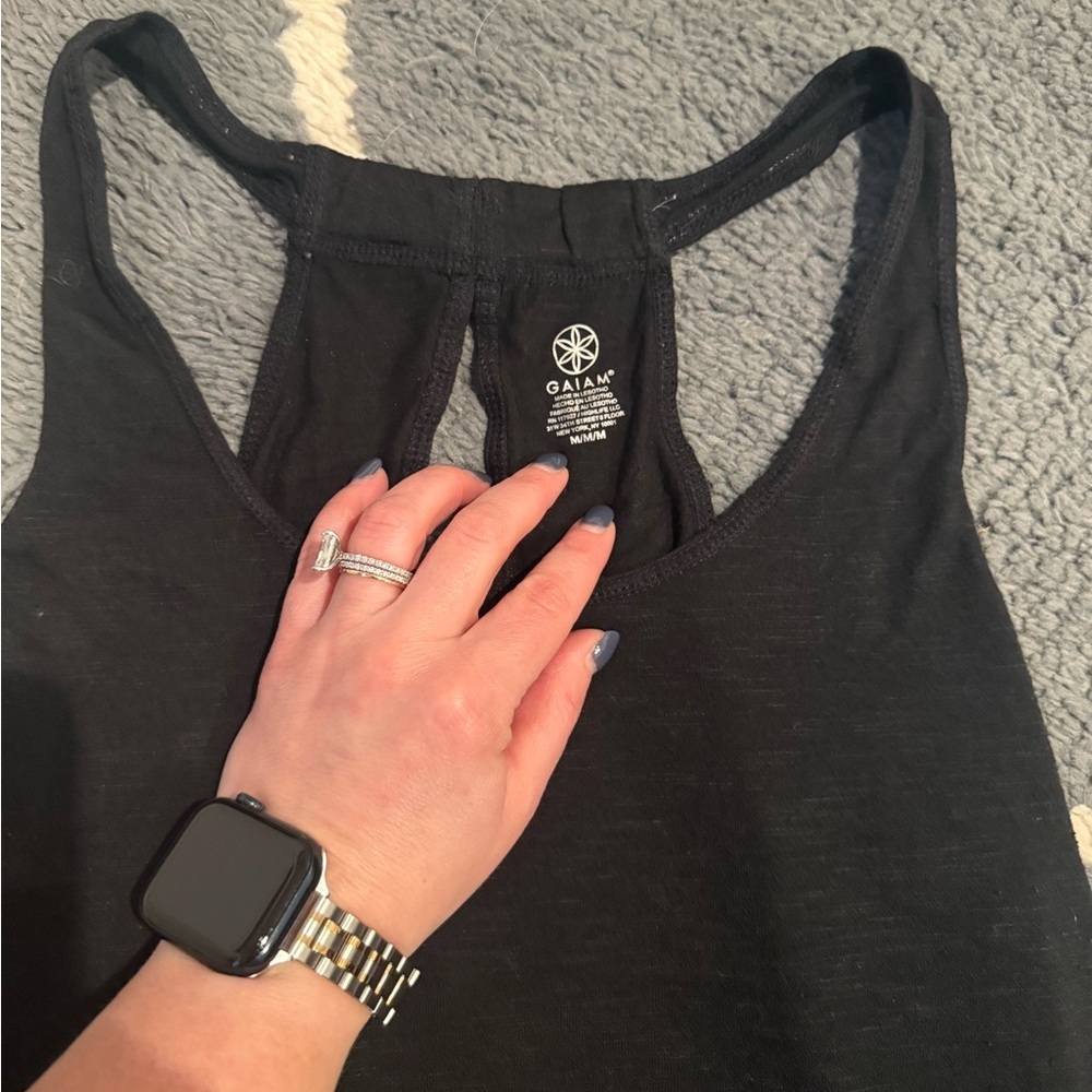 GAIAM Racerback keyhole tank - Picture 3 of 6